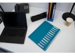 Trieur muni de 3 rabats en 3e de couverture, permettant le rangement de documents.
Fermeture par elastiques pour un transport securis